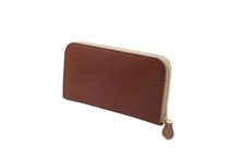 ブライドルレザーを使用したブラウン色のラウンドファスナー長財布