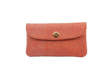 羊革を使用したオレンジ色のカブセ型長財布