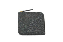 羊革を使用した灰色のL字ファスナーミニ財布