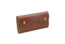 ブライドルレザーを使用したブラウン色のカブセ長財布