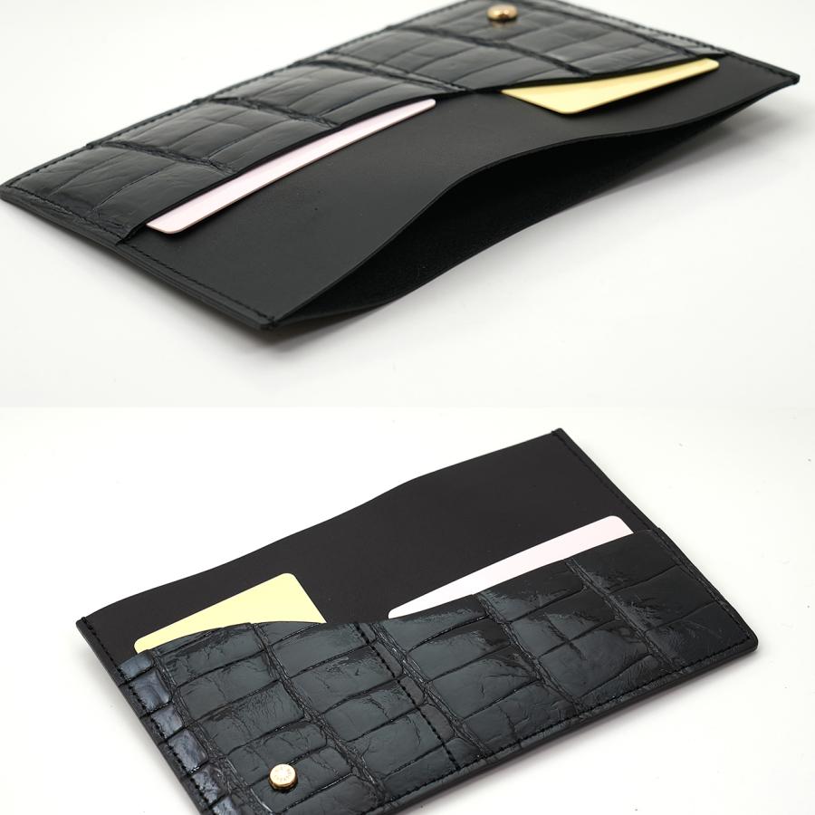 黒色の鰐革カードケース