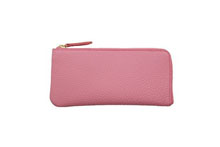 ドイツシュリンクを使用したピンク色の薄型長財布