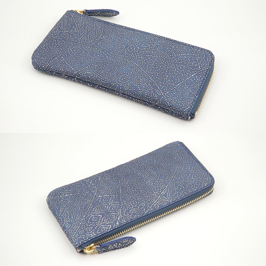 2つ並べた青色のシープレザーL字ファスナー薄型長財布