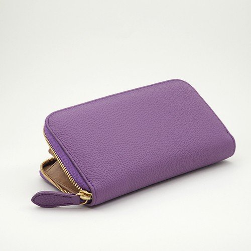 ファスナーを開いた薄紫色のドイツシュリンクラウンドファスナー長財布