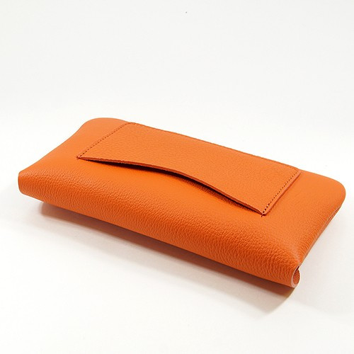 オレンジ色のドイツシュリンクカブセ型長財布の背面