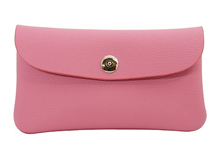 ドイツシュリンクを使用したピンク色のカブセ型長財布
