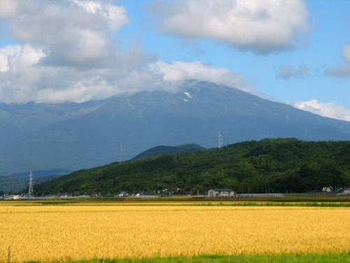 秋の鳥海山（山形県）