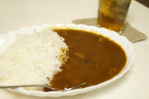 皿に盛られた情熱カレー