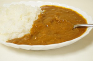 皿に盛られたカレー