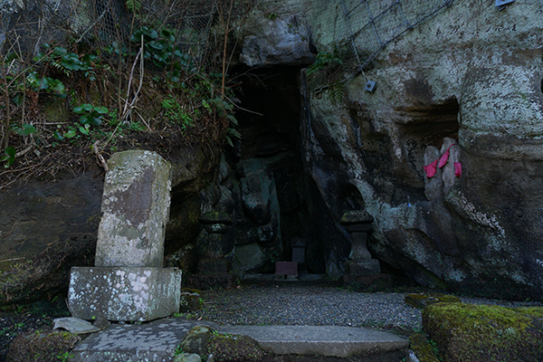 国指定天然記念物　竹岡のヒカリモ発生地 黄金井戸の入る手前の画像