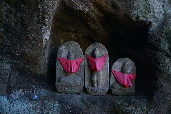 国指定天然記念物　竹岡のヒカリモ発生地 黄金井戸戸のお地蔵様の画像