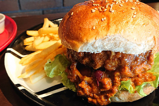稲毛のハンバーガー屋メンフィスのメキシカンチリミートバーガーの画像