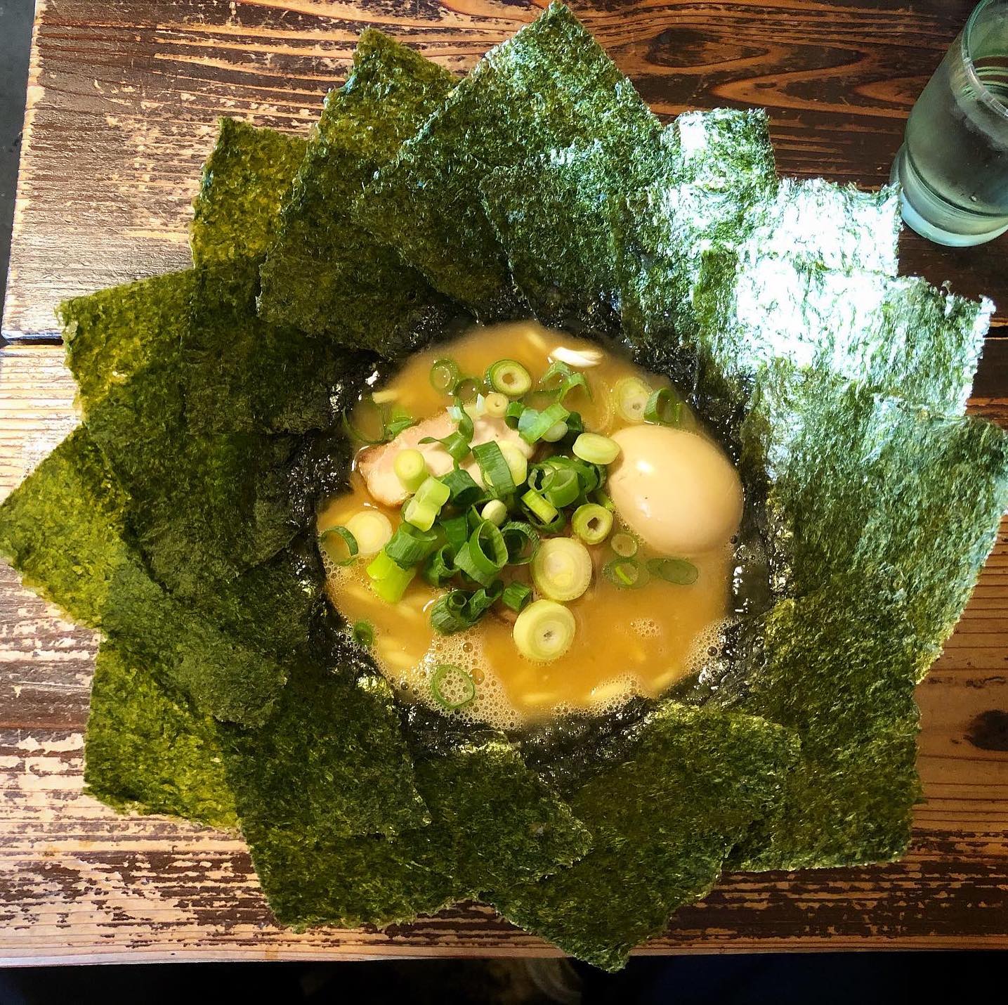 千葉家系ラーメン_千種家海苔増しラーメン画像