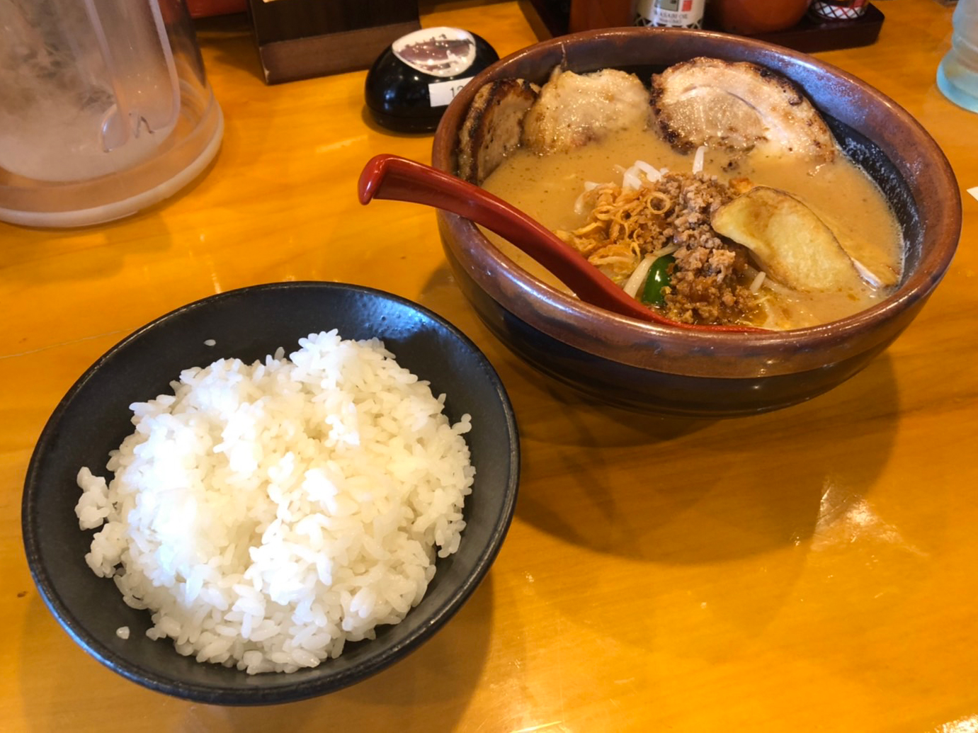 千葉市美浜区新港（千葉みなと）にできた麺場 田所商店 千葉美浜店のサービスライスの画像