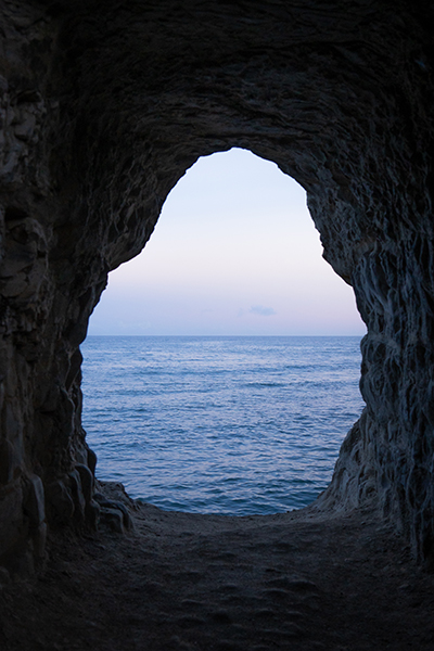 小浦海岸の洞窟（小さい方）