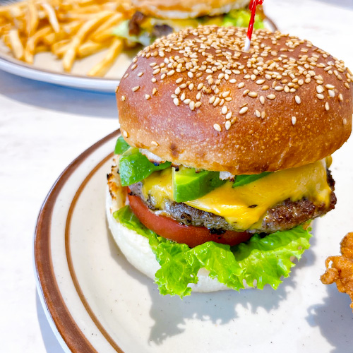 Hey’s Diner（ヘイズダイナー）_アボカドチーズバーガー