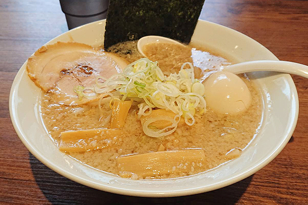 千葉背脂チャッチャ系のラーメン店の醤油おすすめのイメージ画像