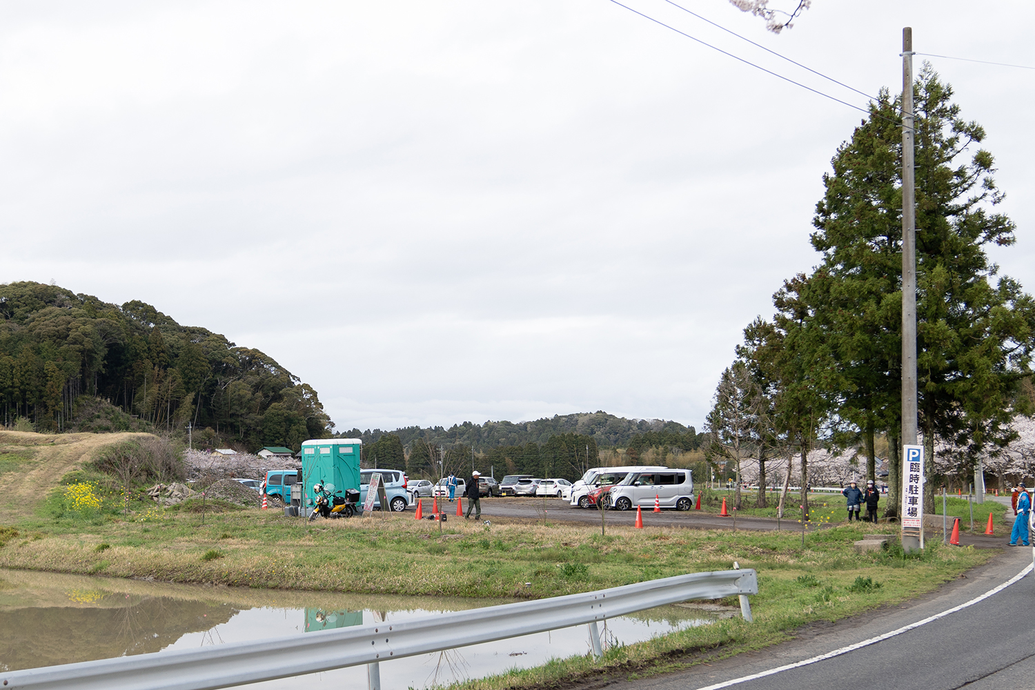 札森さくら街道臨時駐車場