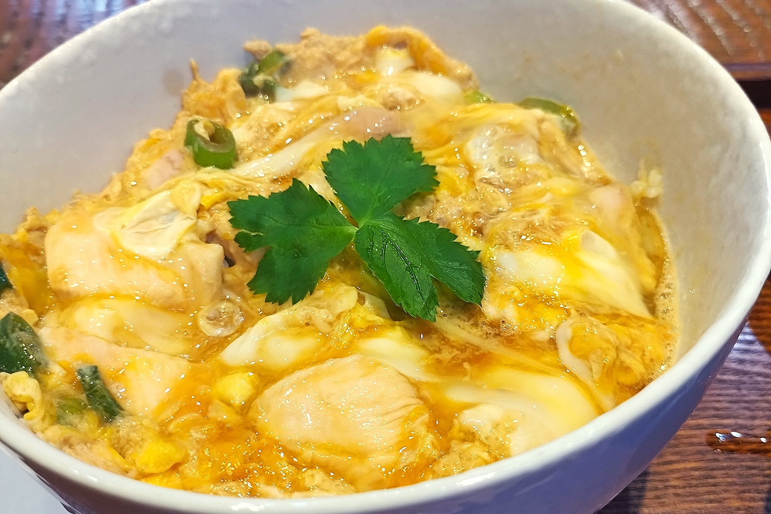 水郷のとりやさん須田本店の親子丼アップ写真