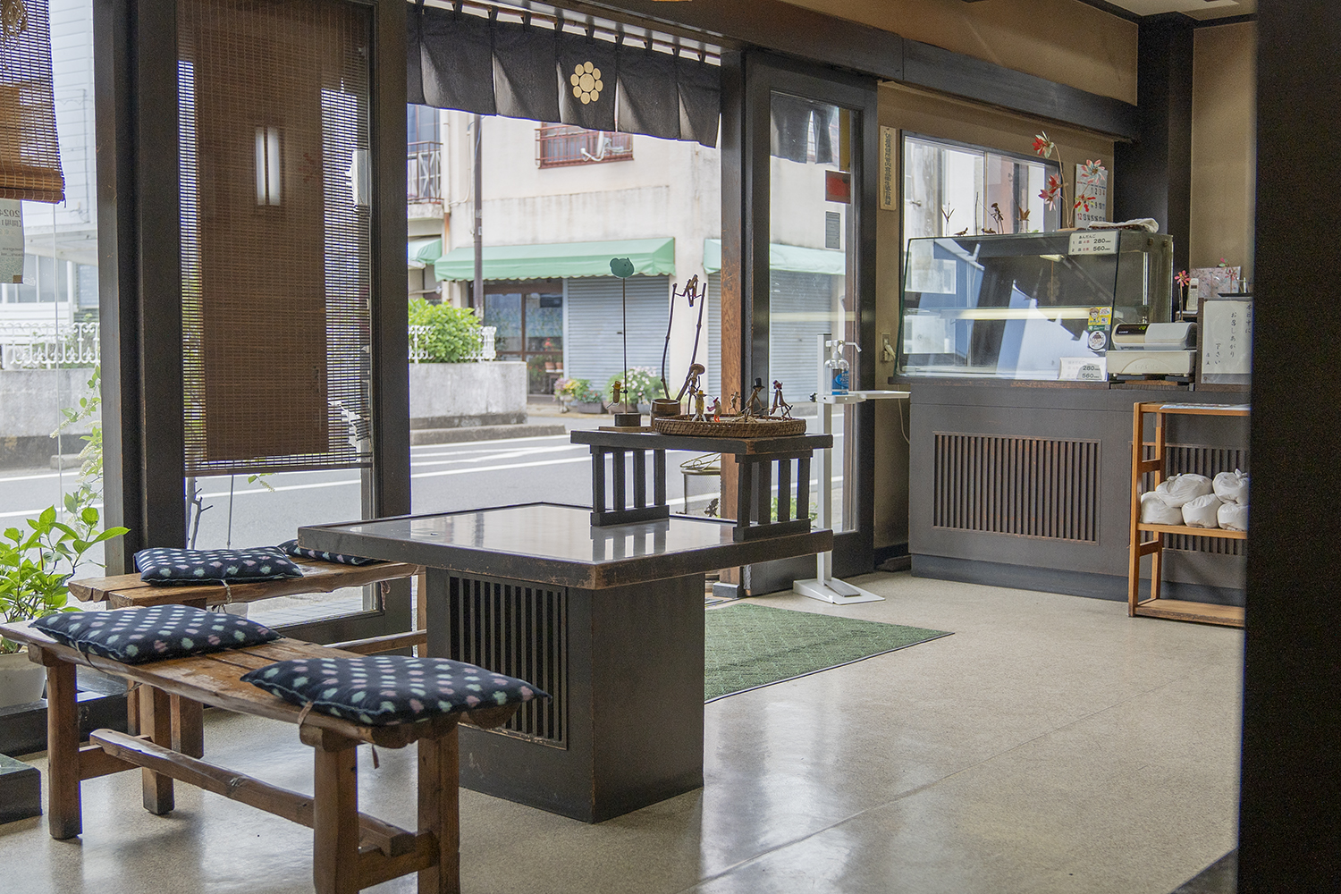平林のだんご店内風景の写真