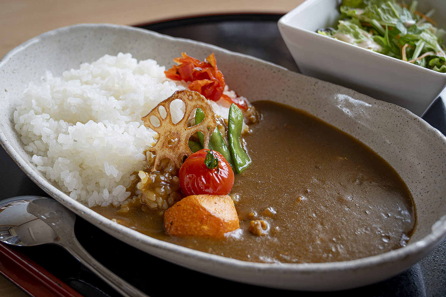 佐原あやめパーク内のお食事処＆カフェのカレーの写真