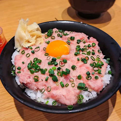 海鮮食堂どみうら亭のネギトロ丼